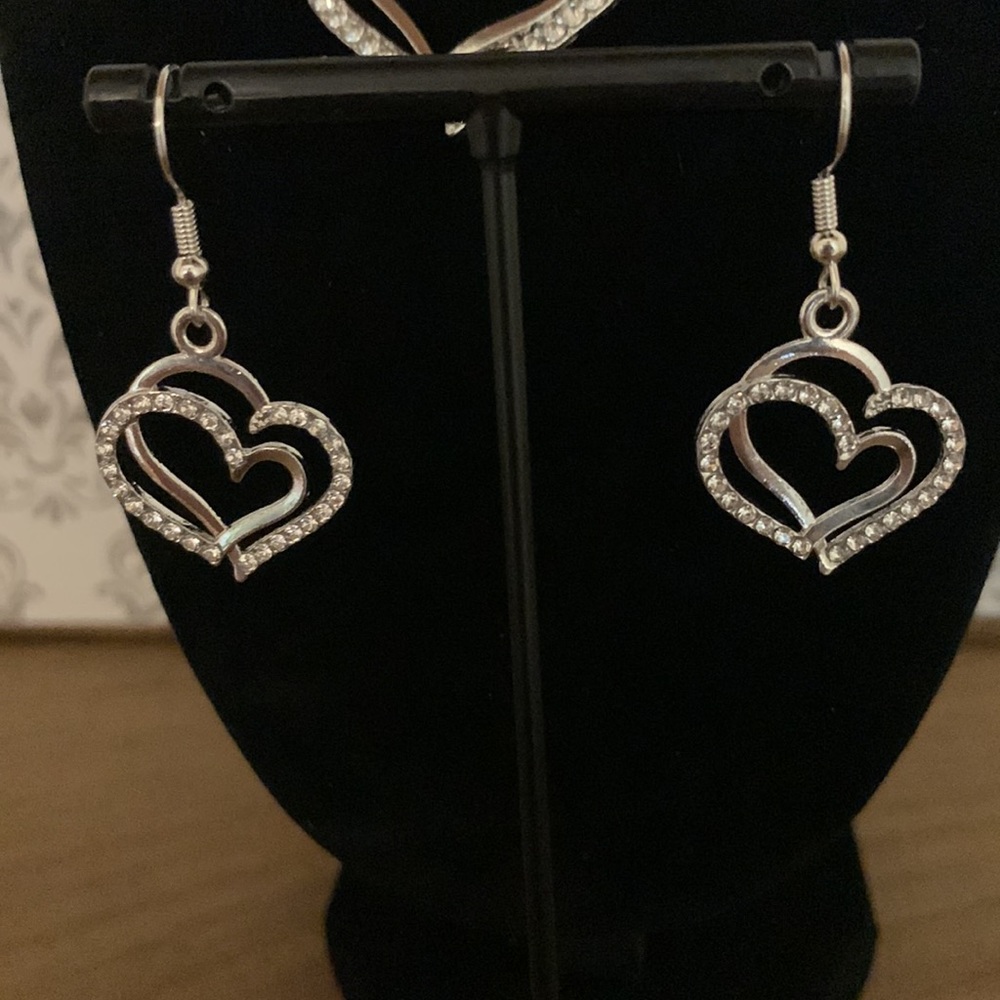 4/$20 NIP 3pc Rhinestone Silver Heart Set - Picture 2 of 4